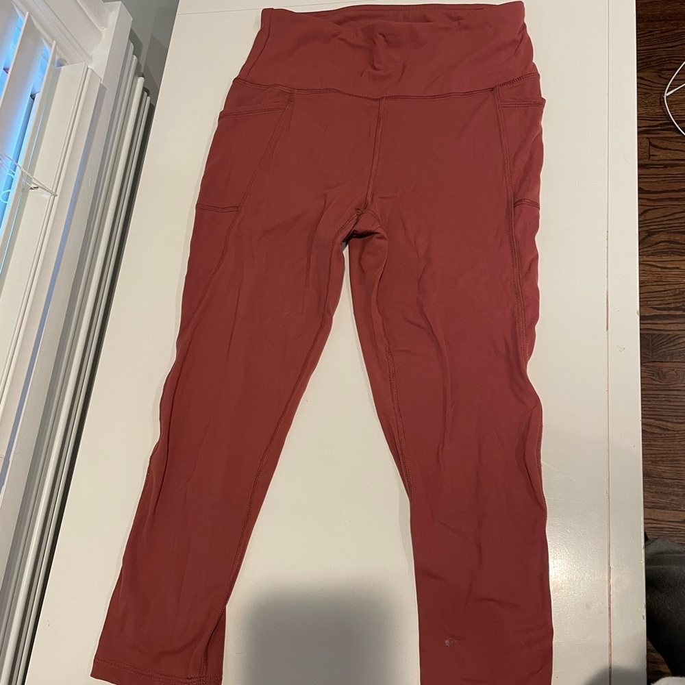 3/4 maroon leggings